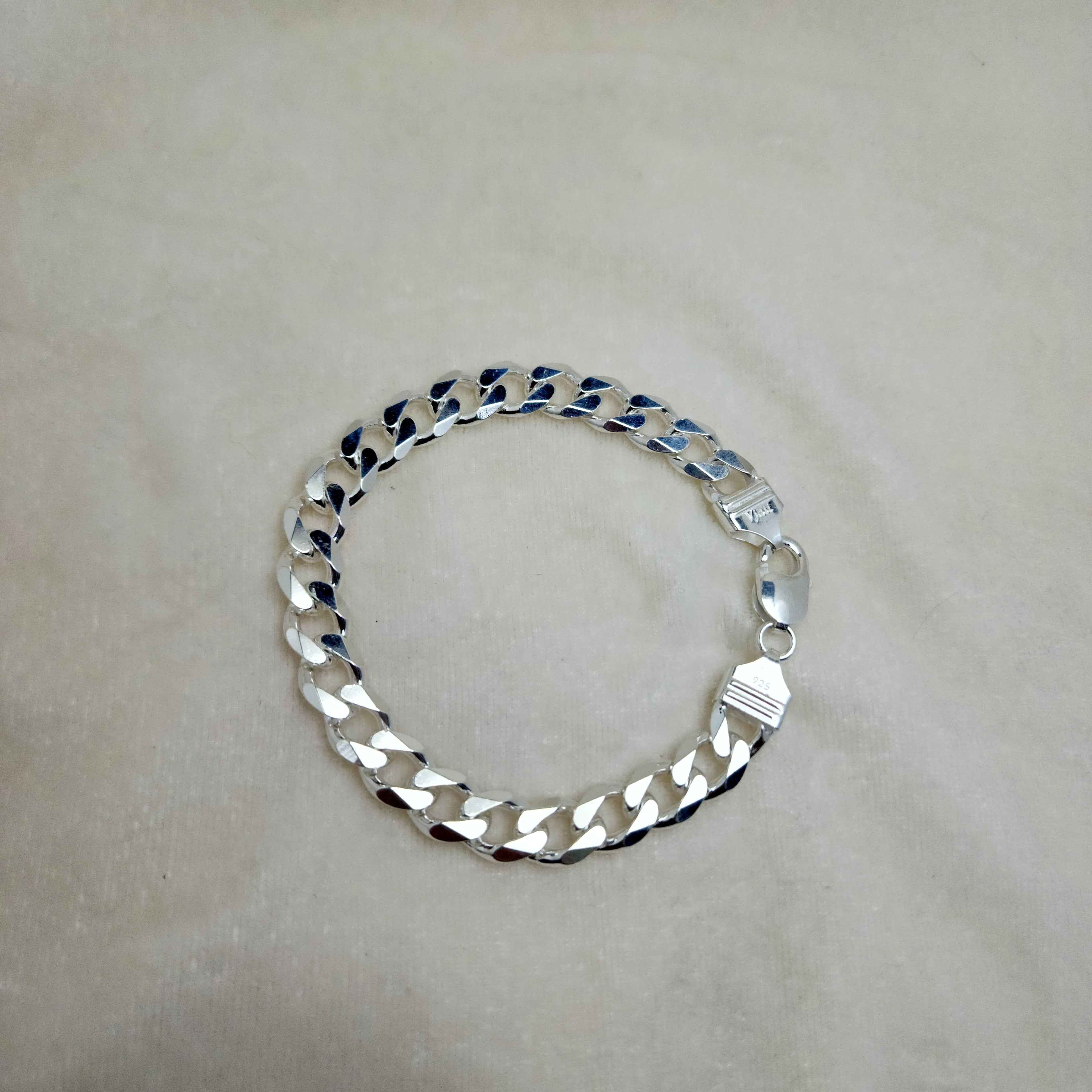 Silva Loop Bracelet
