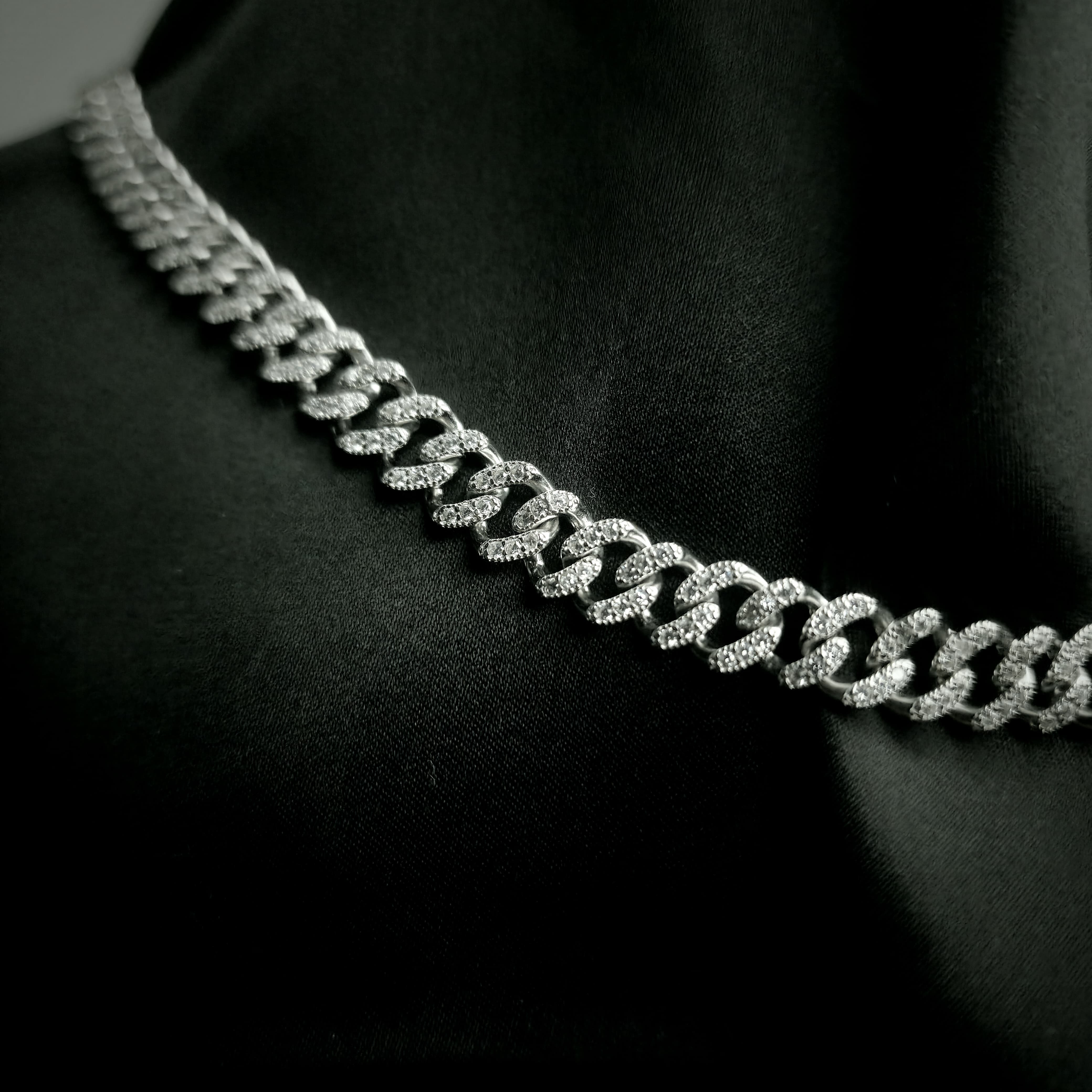 Alphalink Chain(Cuban Link) – Pavana Jewels
